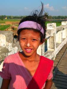 Myanmar photos - Beautiful smiles
