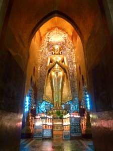 Myanmar photos - Golden Buddha - Temple at Bagan