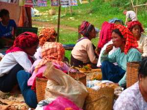 Myanmar photos- Market day - inle Lake