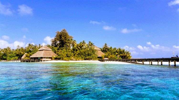 How to travel to the Maldives on a budget and still have an awesome time!