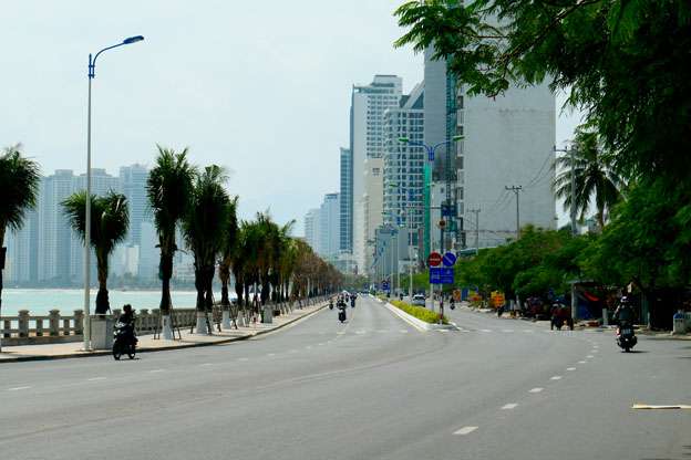Cycling in to Nha Trang from the north