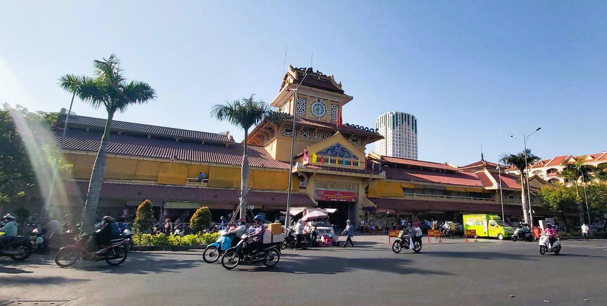 Binh Tay Market in cho Lon saigon